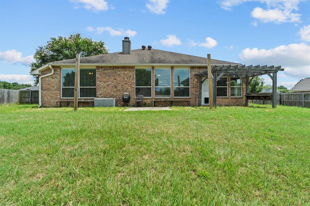 833 Greenwood Circle