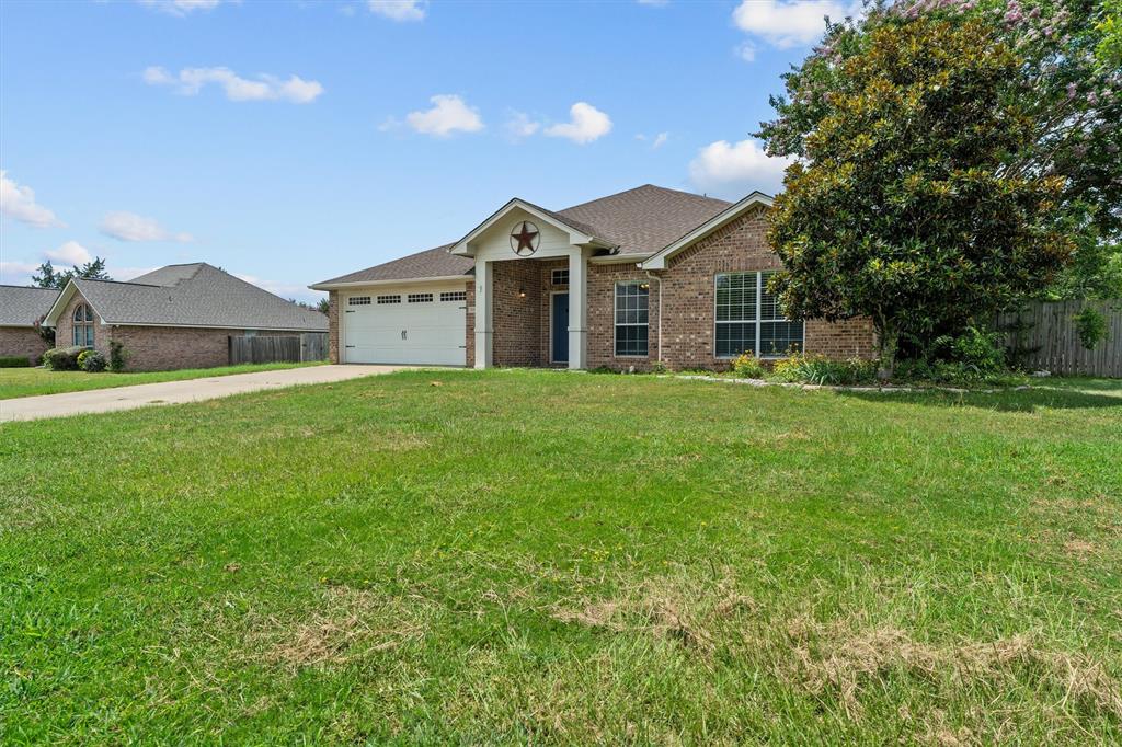 833 Greenwood Circle