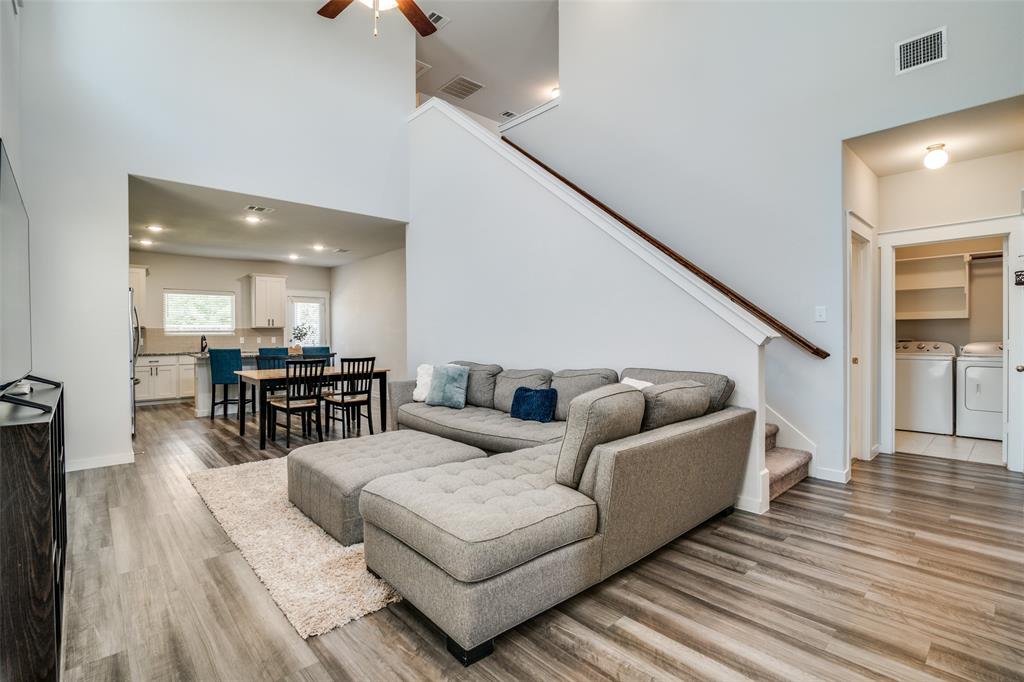 2807 Lenham Lane