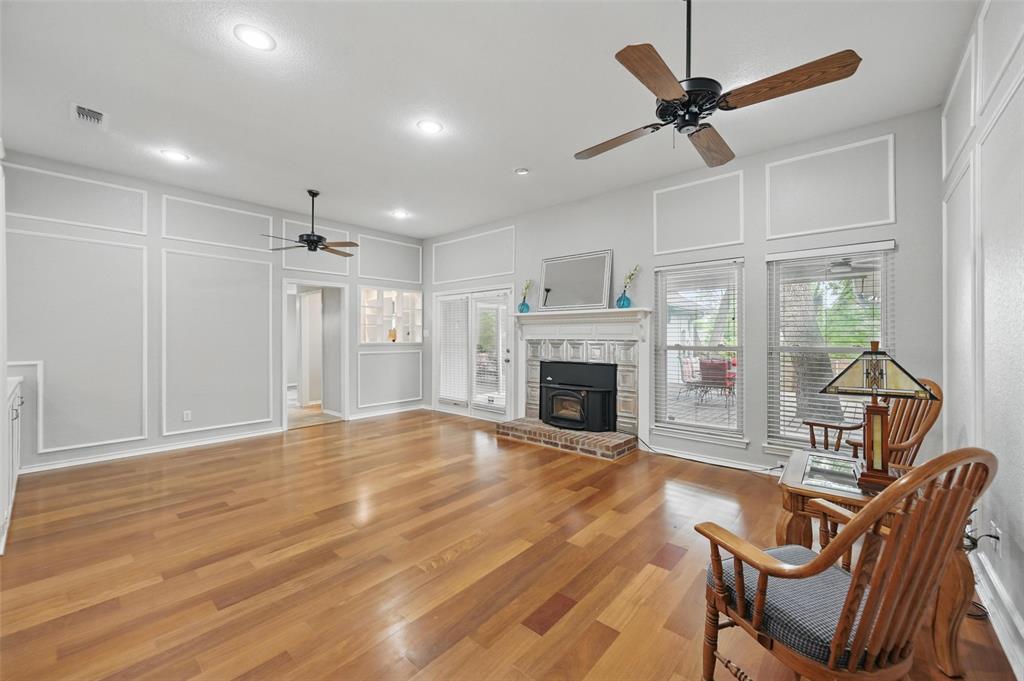 818 Red Oak Drive