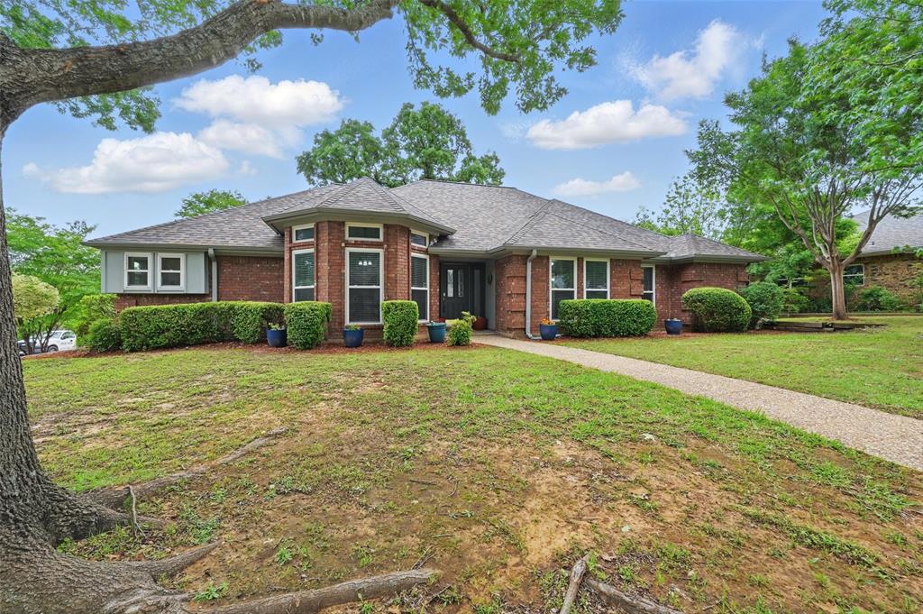 818 Red Oak Drive