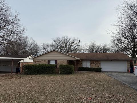 Photo of 415 W Highland Drive, Whitewright, TX 75491 (MLS # 21272651)