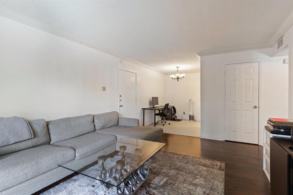 4859 Cedar Springs Road 233