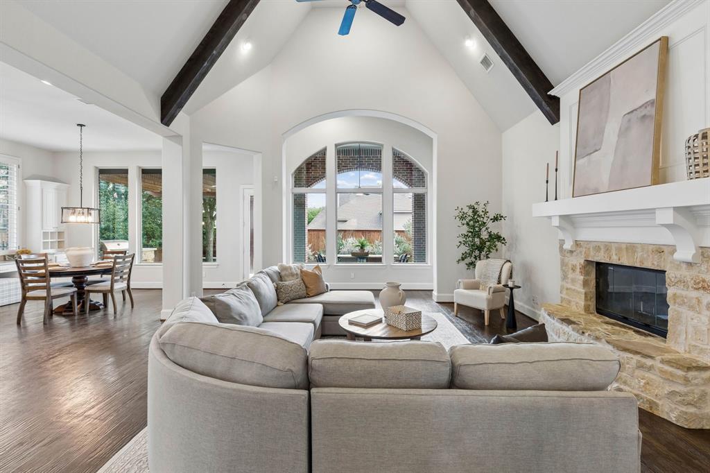 4290 Mesa Drive