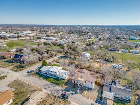 A home in Jacksboro