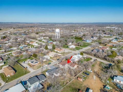 A home in Jacksboro