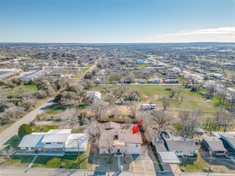 A home in Jacksboro