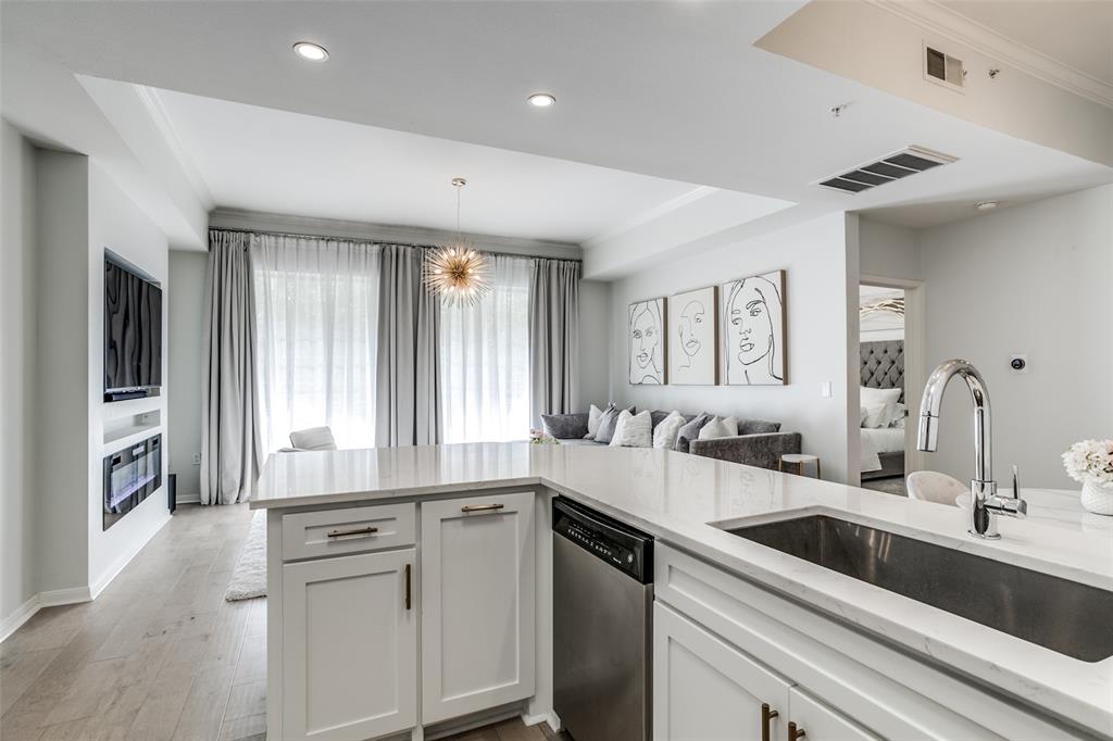 Renaissance On Turtle Creek Condo - Residential Lease