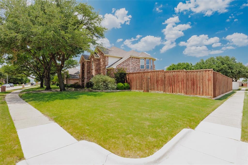 3915 Compton Drive