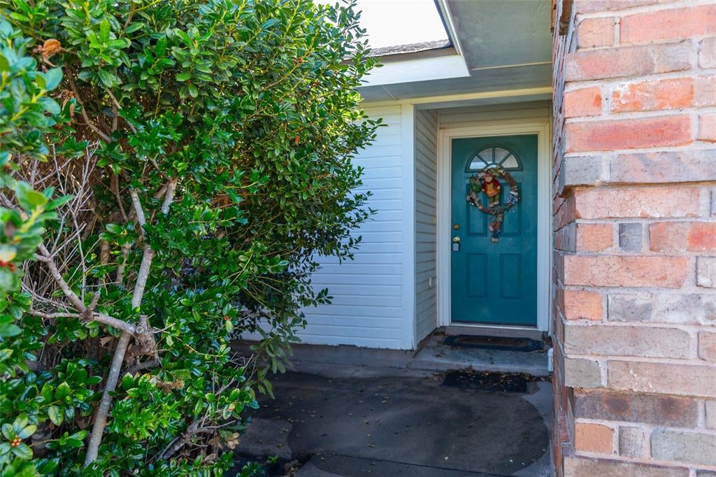 8009 Weehunt Court