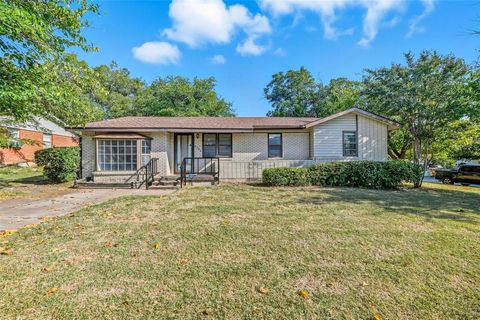 8100 Tumbleweed Trail White Settlement TX 76108