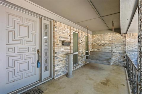 Tiny photo for 112 Virginia Lane, Arlington, TX 76010 (MLS # 21089868)