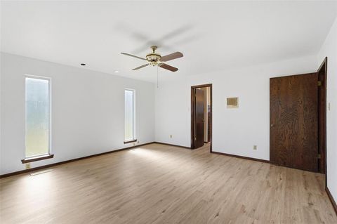 Tiny photo for 112 Virginia Lane, Arlington, TX 76010 (MLS # 21089868)