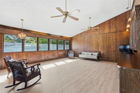 Tiny photo for 112 Virginia Lane, Arlington, TX 76010 (MLS # 21089868)