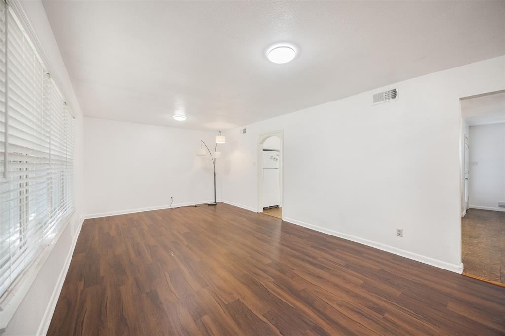 202 Joe White Street