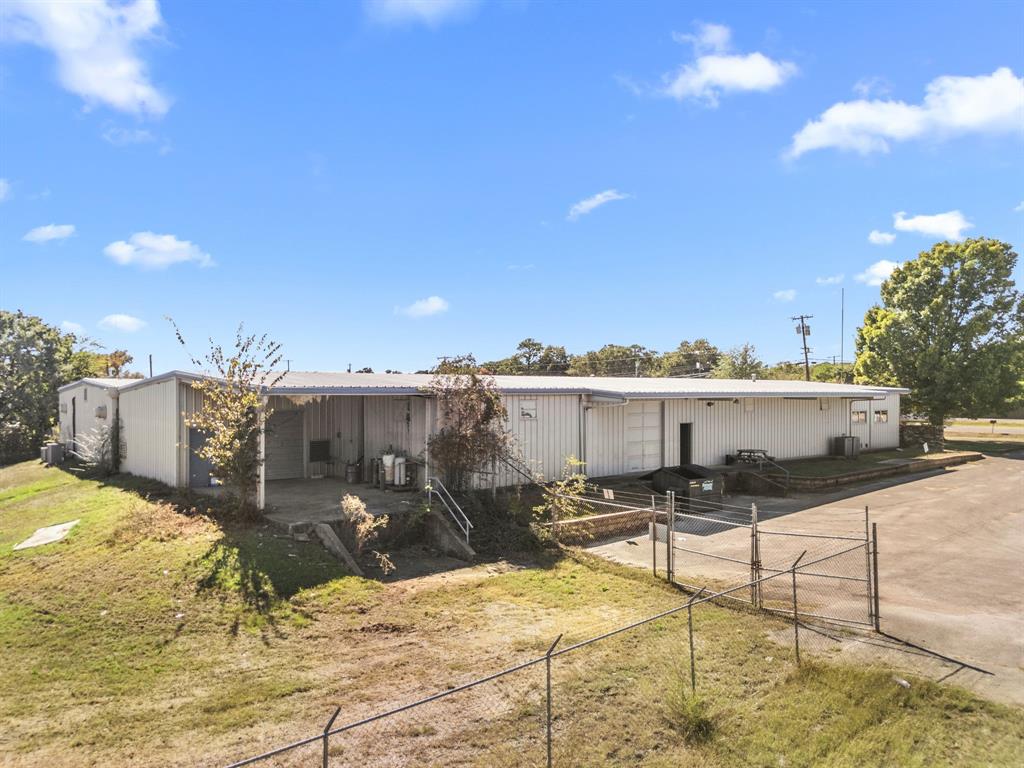 A1062 H WALL - Commercial Sale