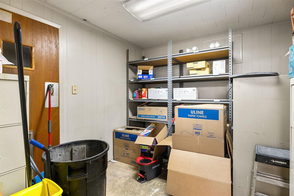 A1062 H WALL - Commercial Sale