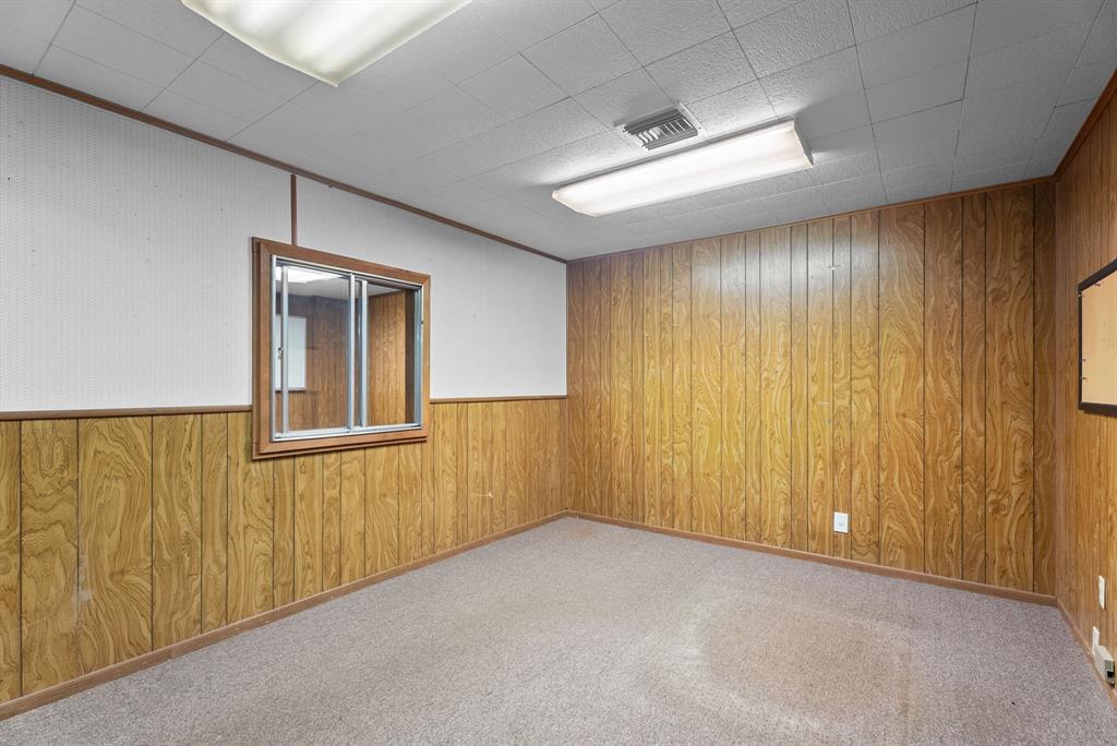 A1062 H WALL - Commercial Sale