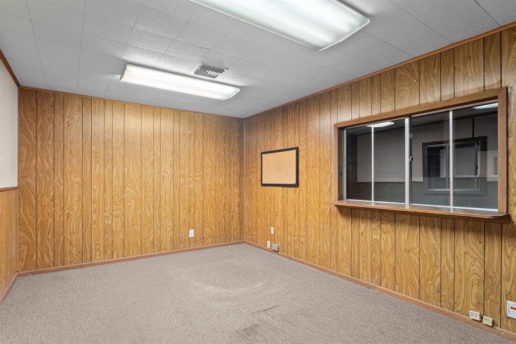 A1062 H WALL - Commercial Sale