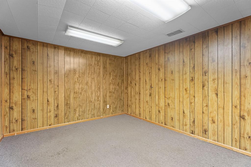 A1062 H WALL - Commercial Sale