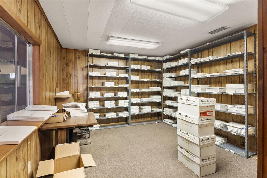 A1062 H WALL - Commercial Sale