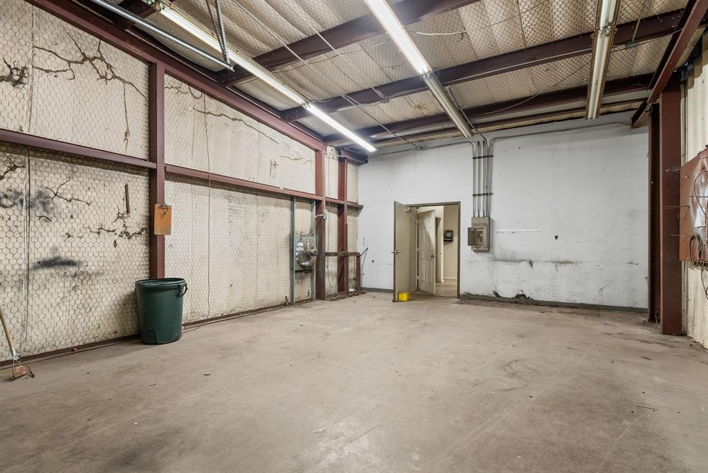 A1062 H WALL - Commercial Sale