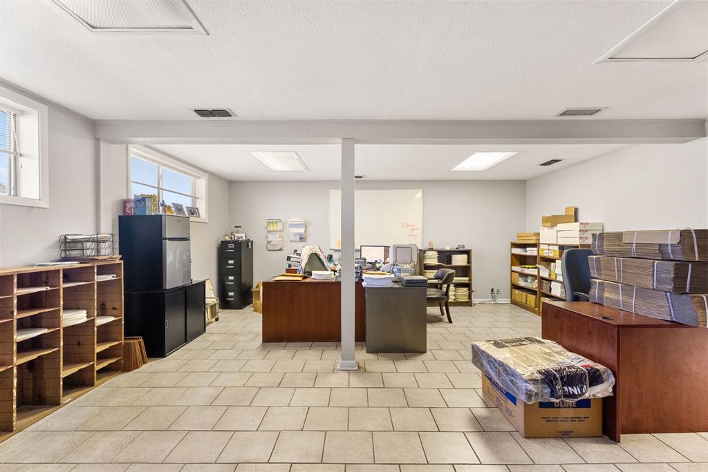 A1062 H WALL - Commercial Sale