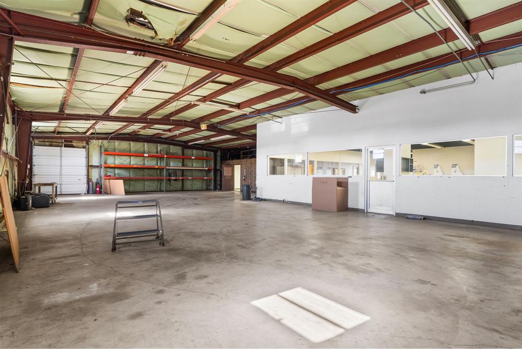 A1062 H WALL - Commercial Sale