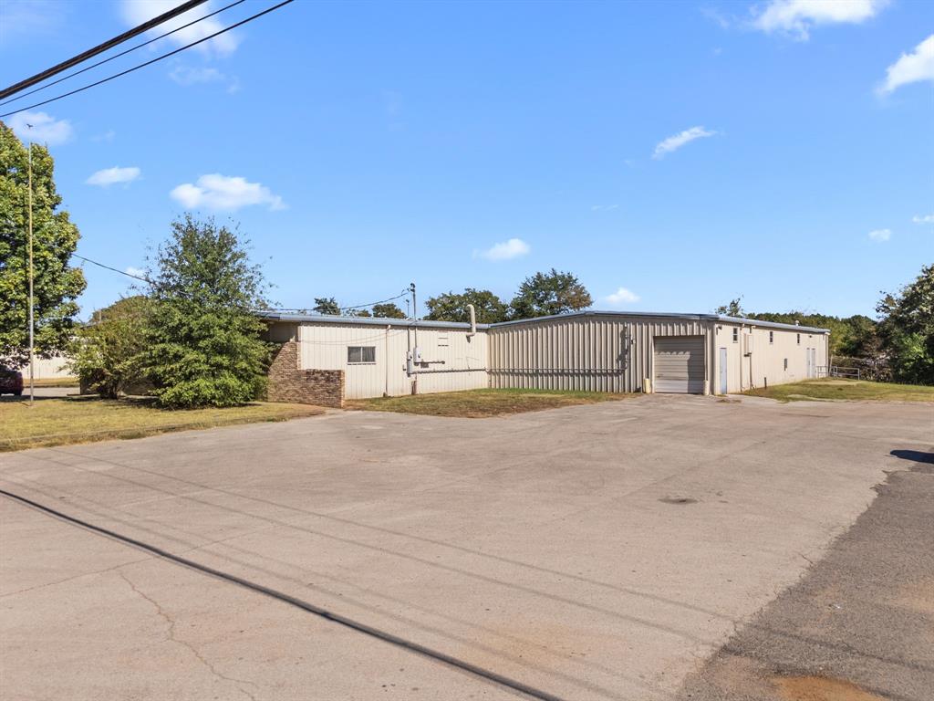 A1062 H WALL - Commercial Sale