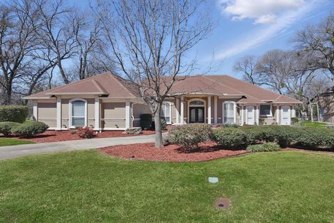 5833 Forest River Drive Fort Worth TX 76112