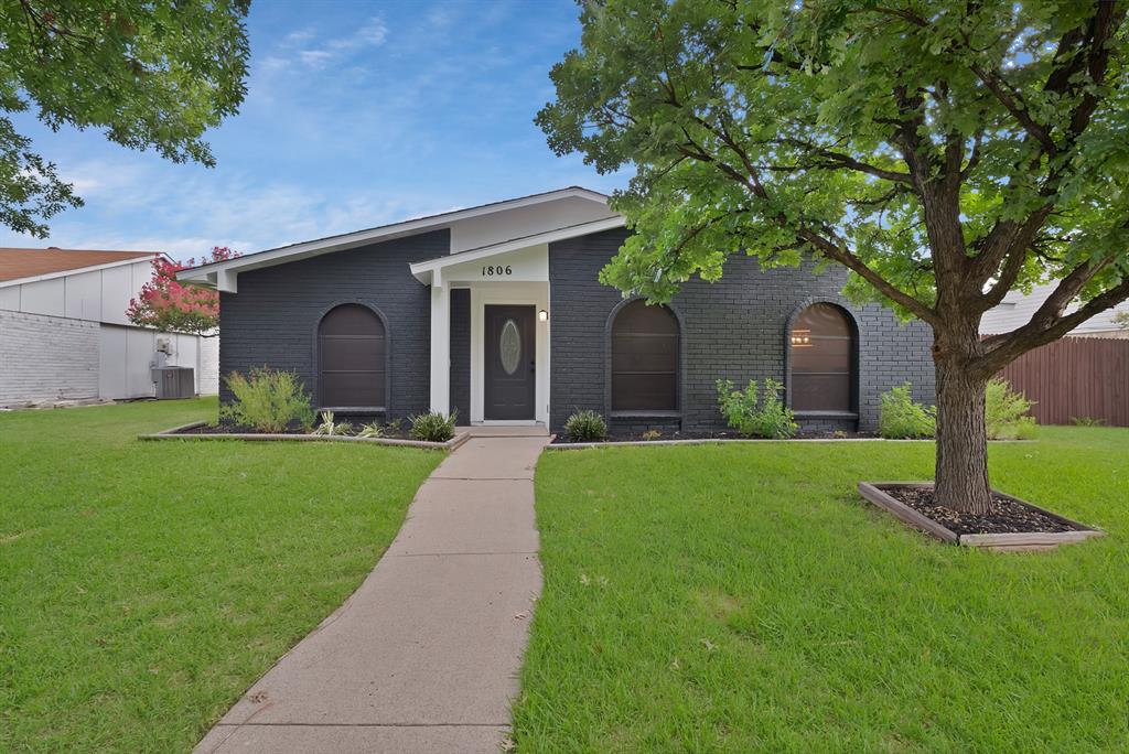 1806 Natchez Court