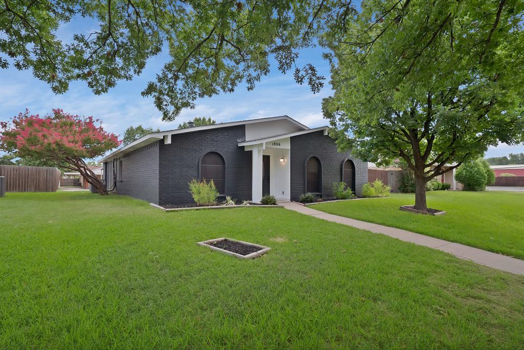 1806 Natchez Court