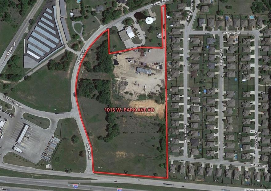 LOCATION LOCATION LOCATION!  Commercial land with great location on the corner of W. Park Ave and I-20 access road.  High traffic and high visibility.  Quick Trip is located just to the west at I-20 and Bowie Dr.