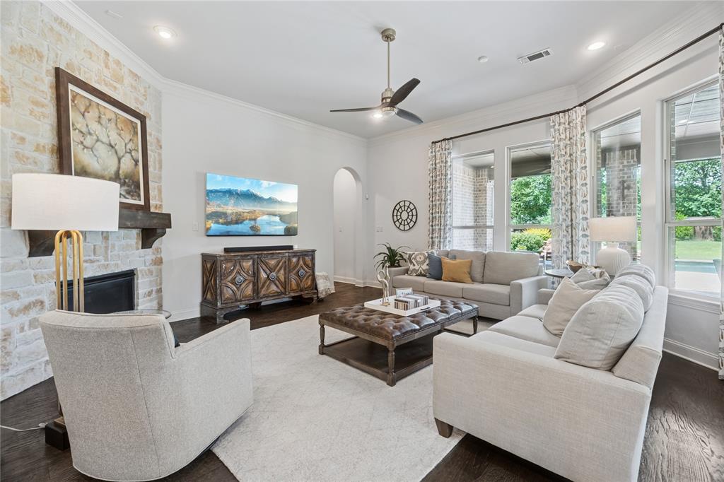 5803 Chalford Common