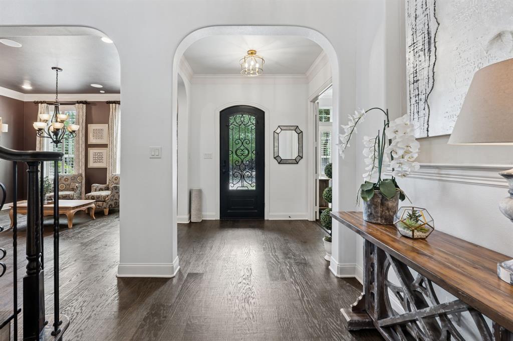 5803 Chalford Common