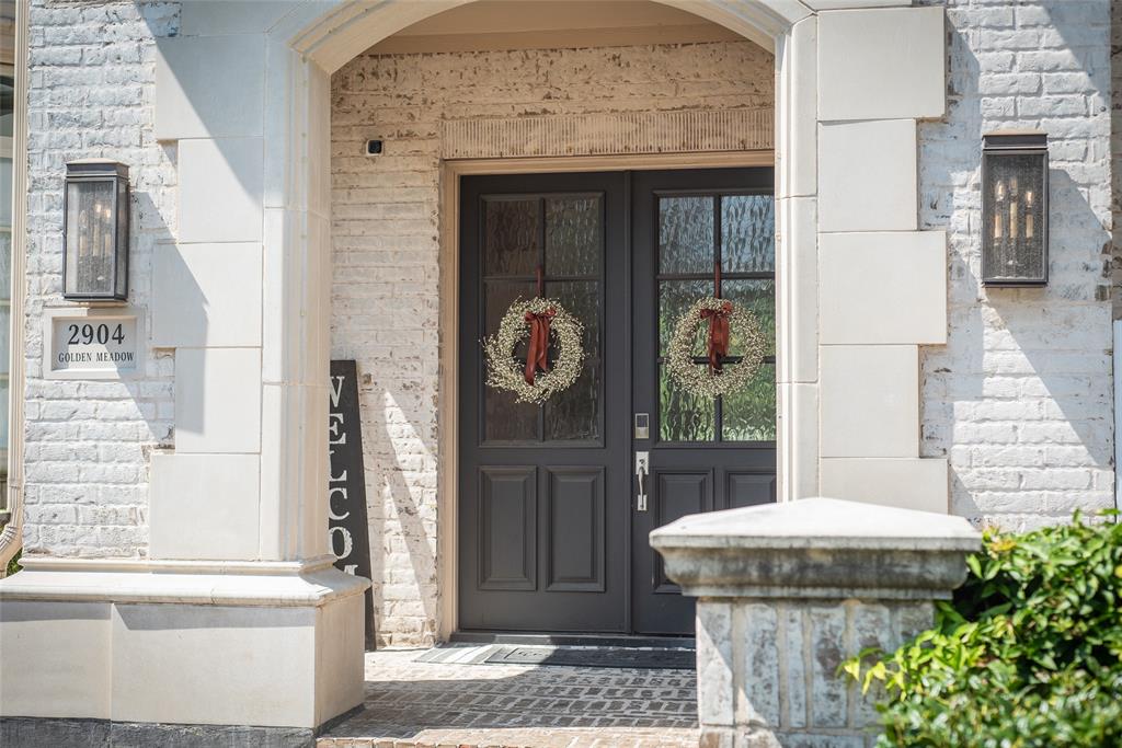 2904 Golden Meadow Court