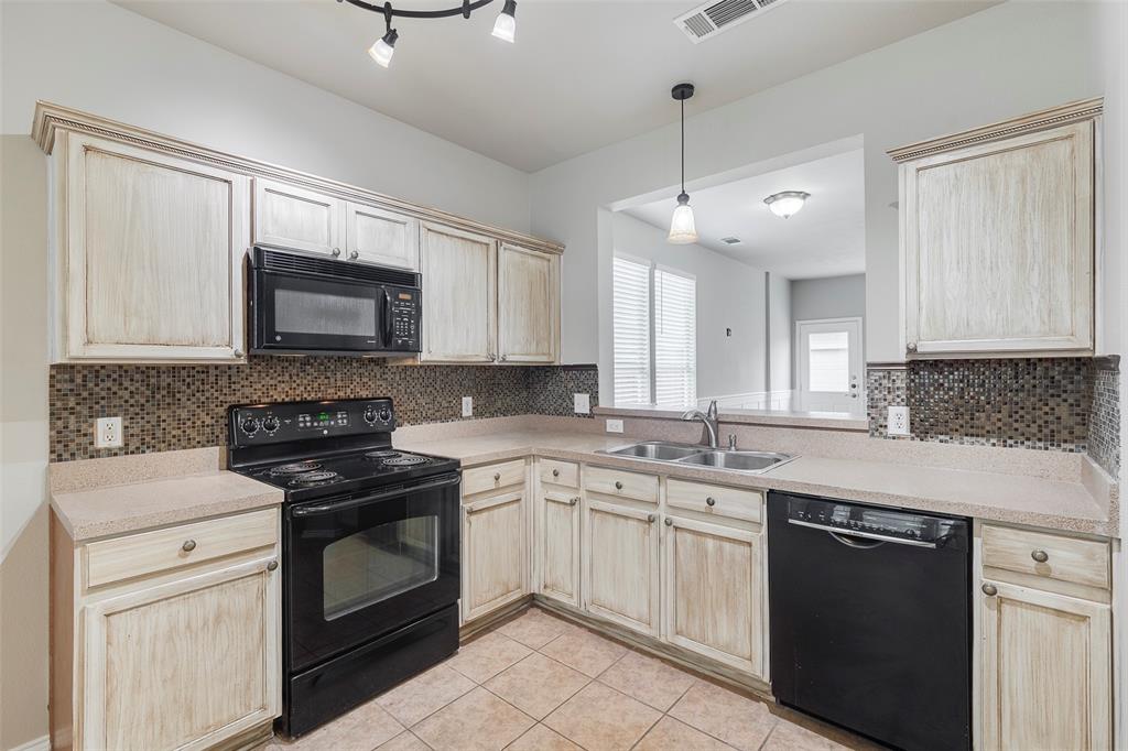 Villages Of Crawford Farms Th - Residential Lease