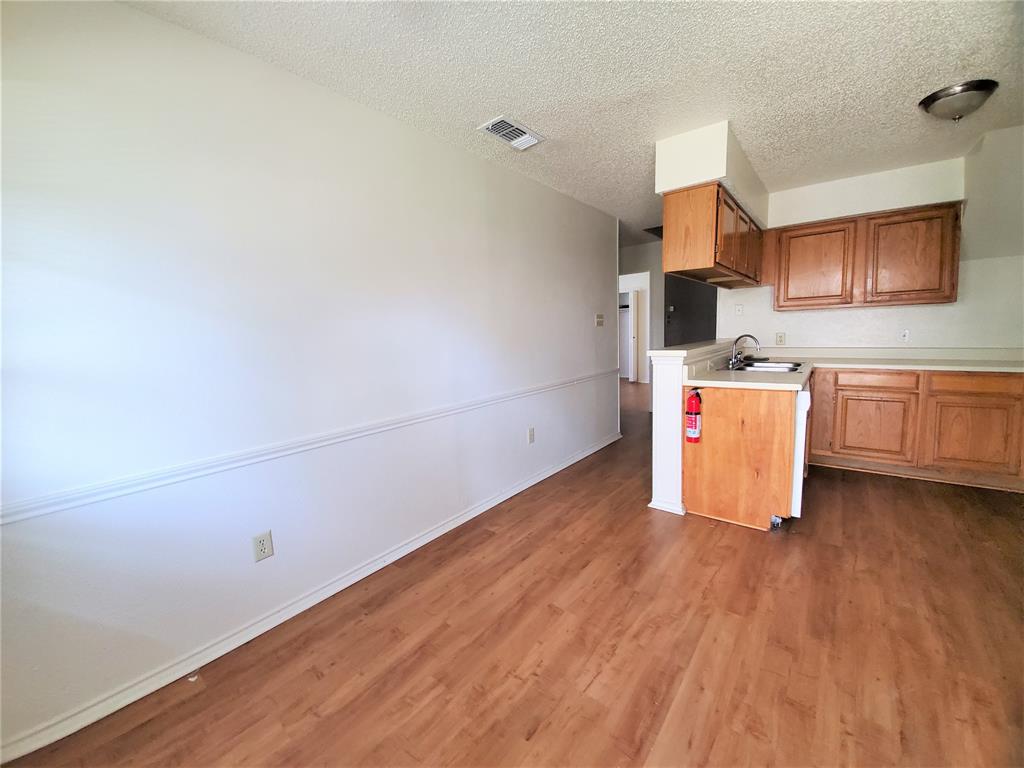 3024-3030 N Bell Avenue