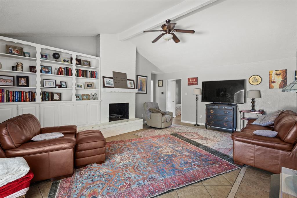 6533 Circleview Drive