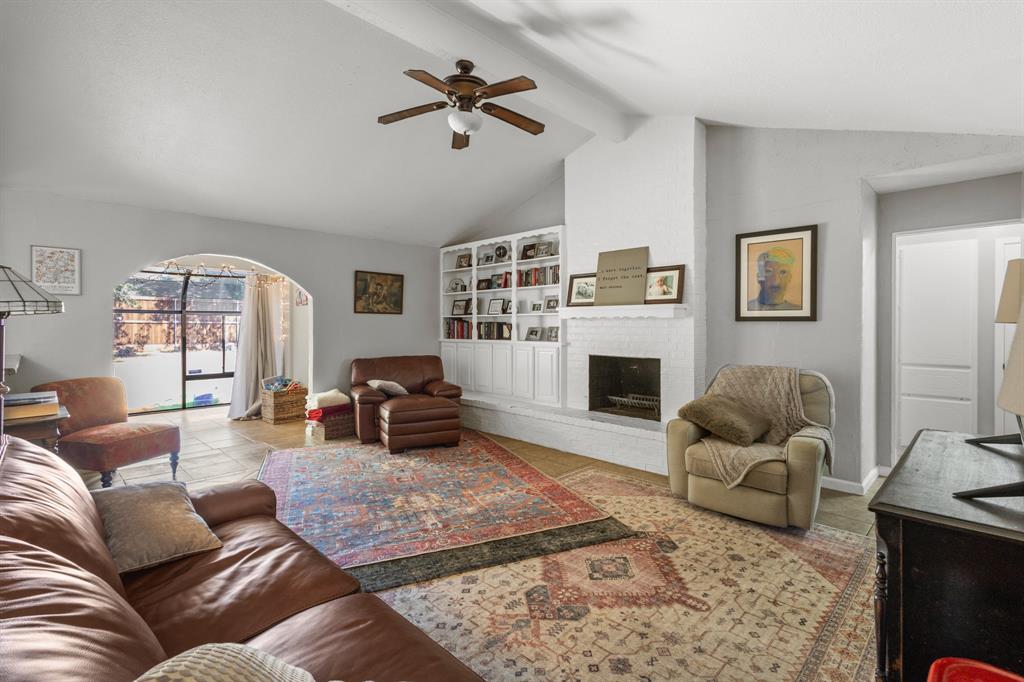 6533 Circleview Drive