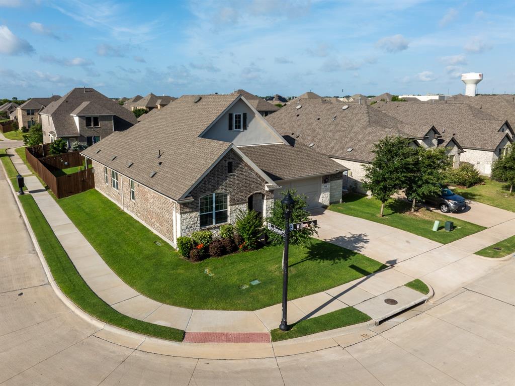 2820 Willow Lane