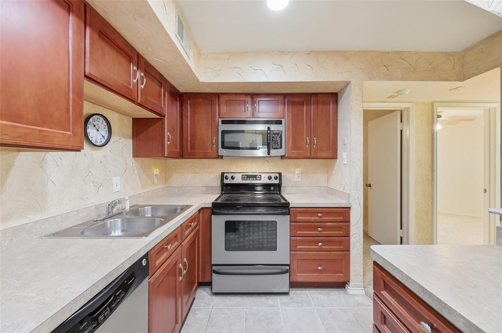 Arlington Oaks Condo - Residential Lease