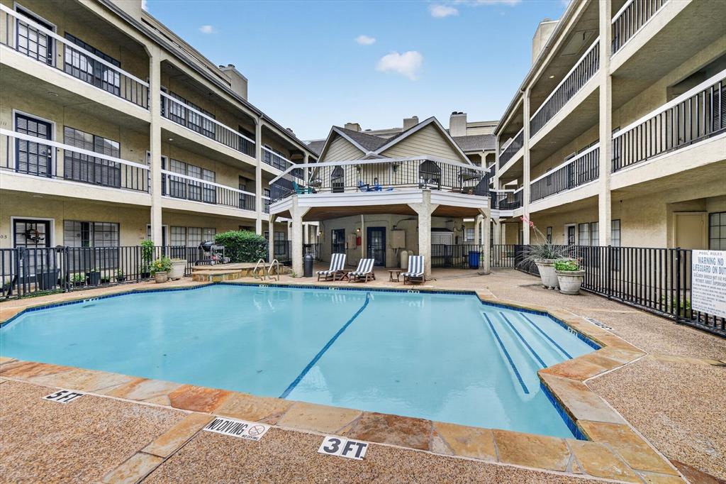 Lovers Lane Condos Ph 01 04 - Residential