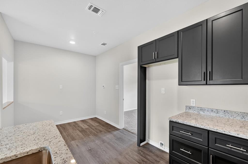 Lovers Lane Condos Ph 01 04 - Residential