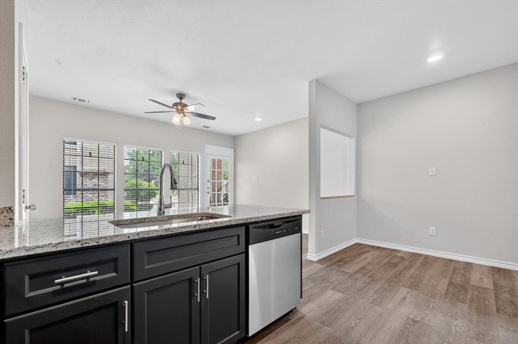 Lovers Lane Condos Ph 01 04 - Residential