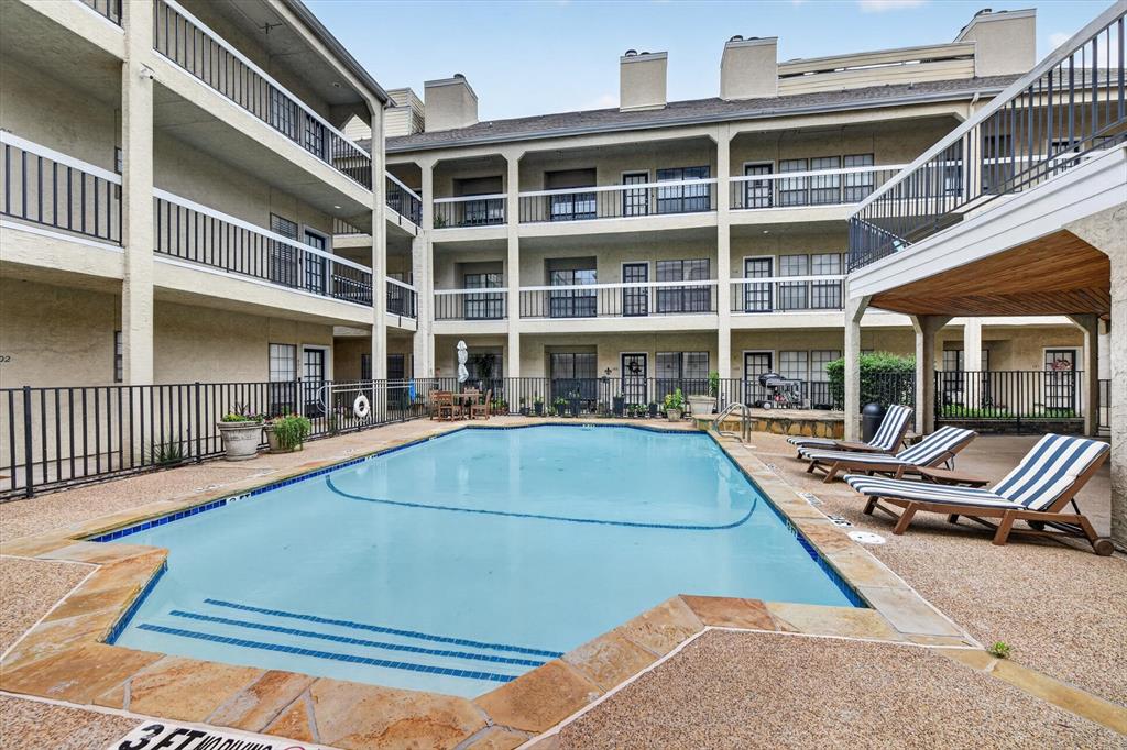 Lovers Lane Condos Ph 01 04 - Residential