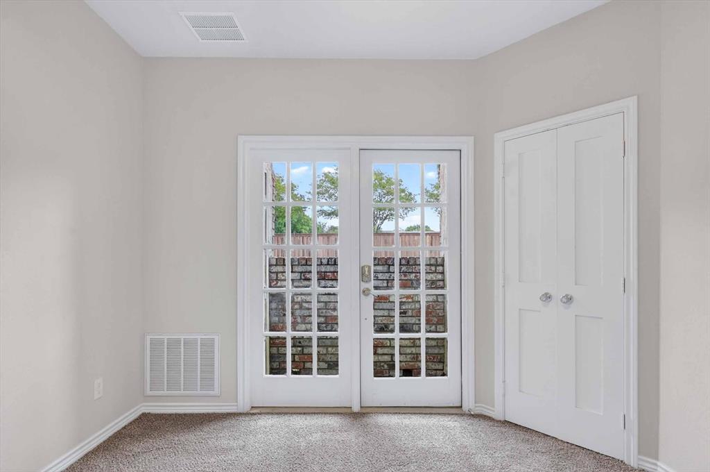 Lovers Lane Condos Ph 01 04 - Residential