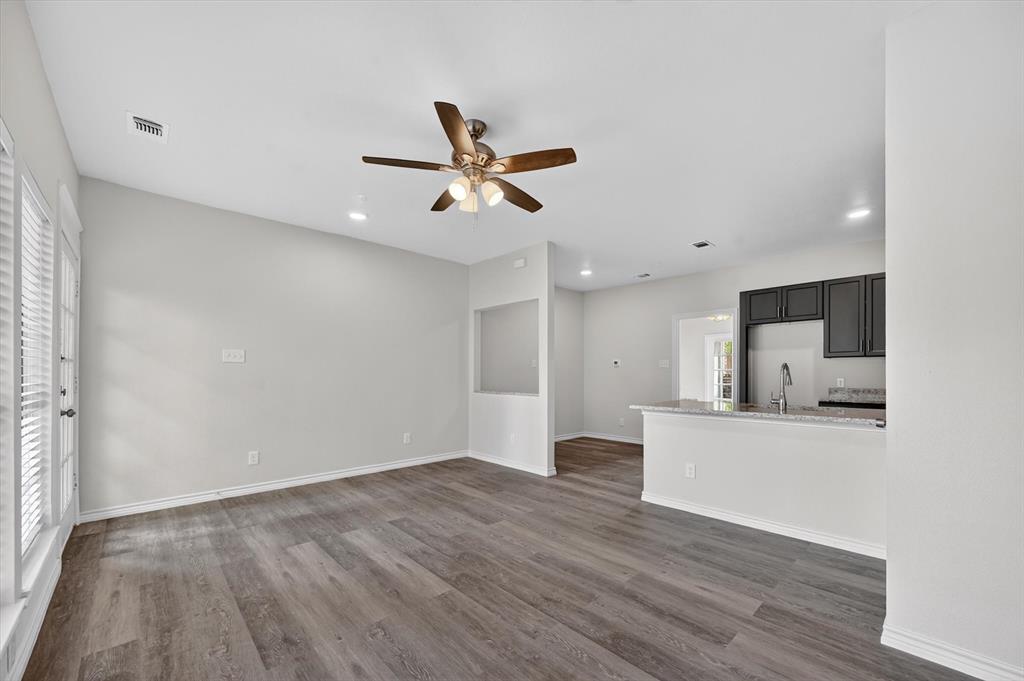 Lovers Lane Condos Ph 01 04 - Residential