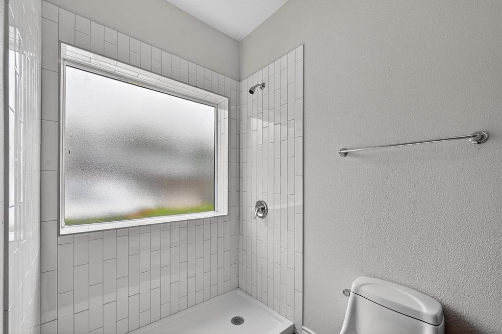 Lovers Lane Condos Ph 01 04 - Residential