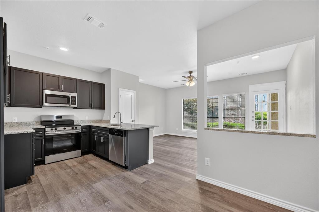 Lovers Lane Condos Ph 01 04 - Residential